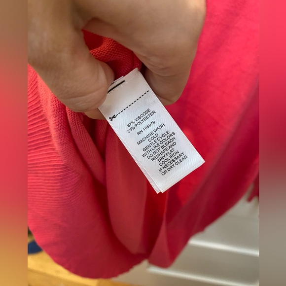 Cable & Gauge plus size casual v-neck pink sweater - Picture 7 of 7